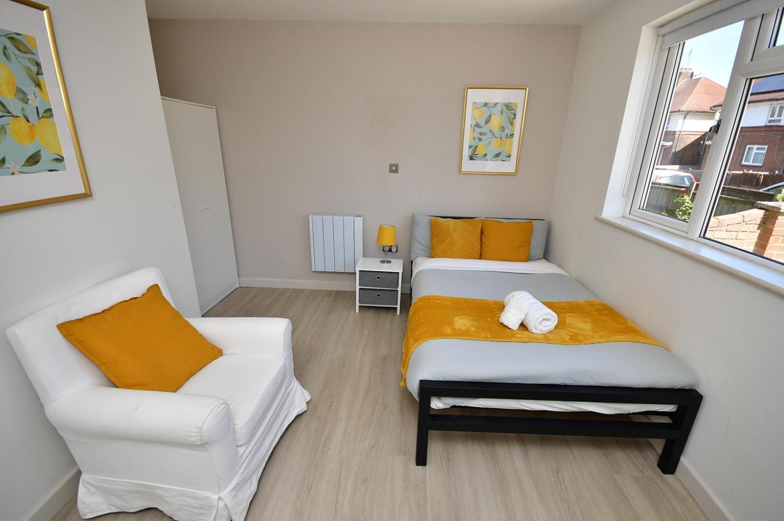Morden Stratford 1 With Shared Bathroom London